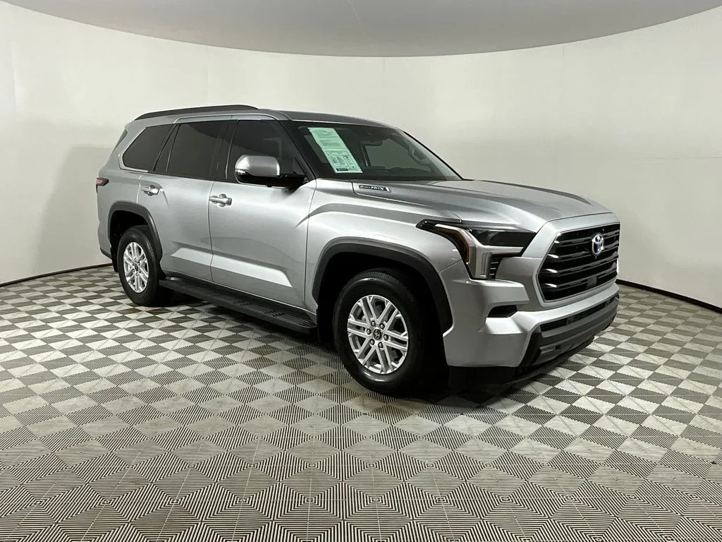 Used 2023 Silver Toyota SR5 image 6