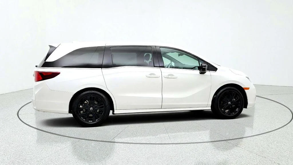 Used 2025 Platinum White Pearl Honda Sport-L Automatic image 4
