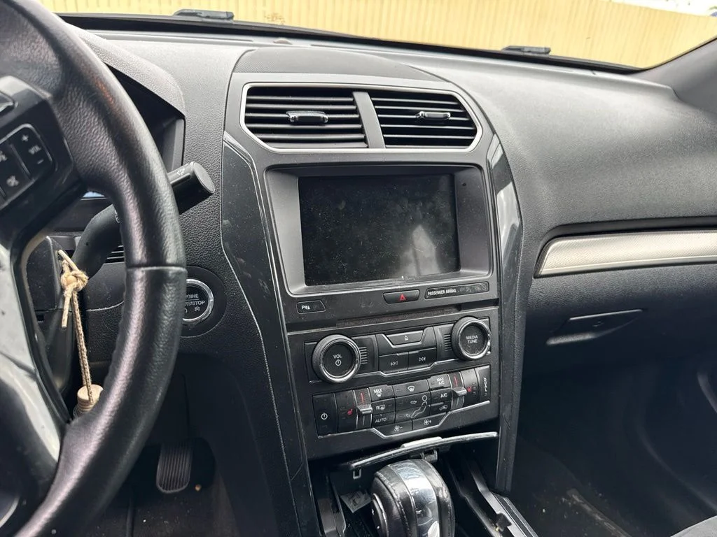 Used 2018 Blue Ford XLT image 11