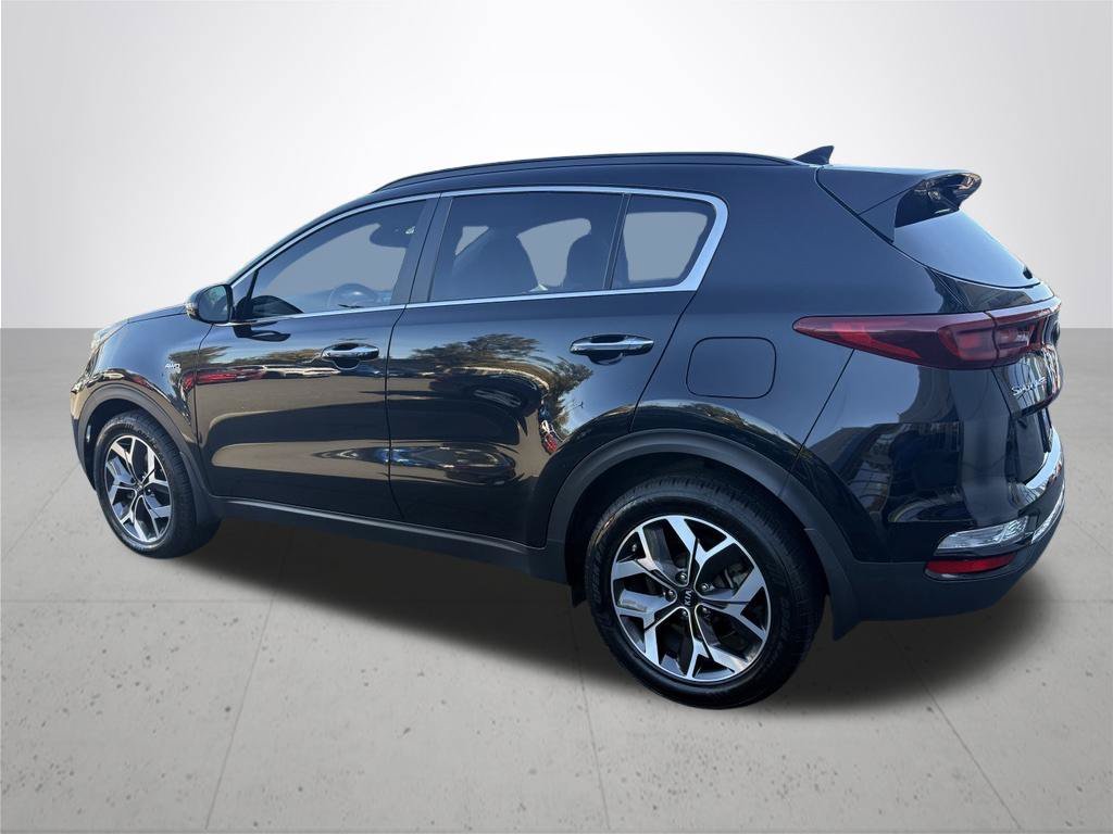 Used 2022 Red Kia EX image 10