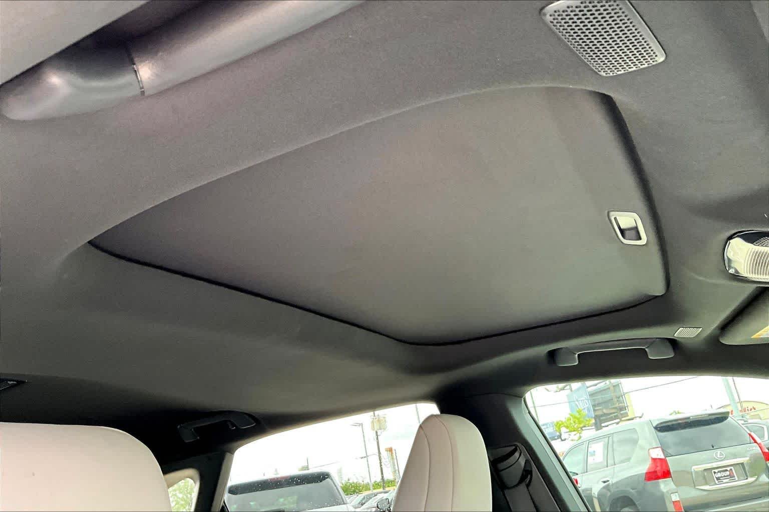 Used 2024 Iridium Lexus Premium image 14
