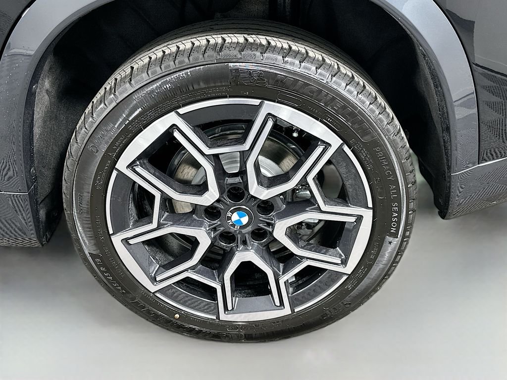 New 2026 Jet Black BMW xDrive28i image 23