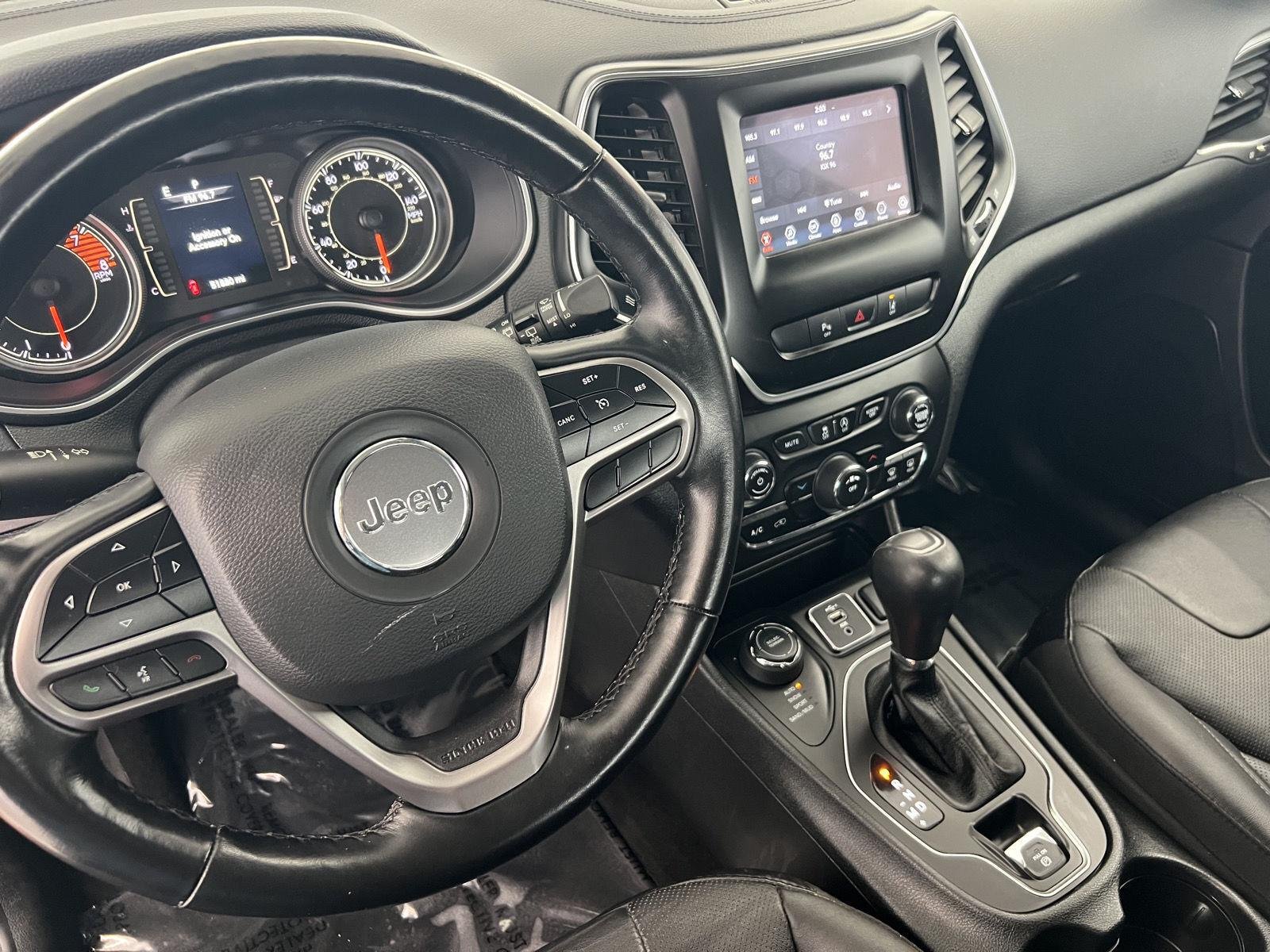 2021 Jeep Cherokee Latitude Lux - Photo 19