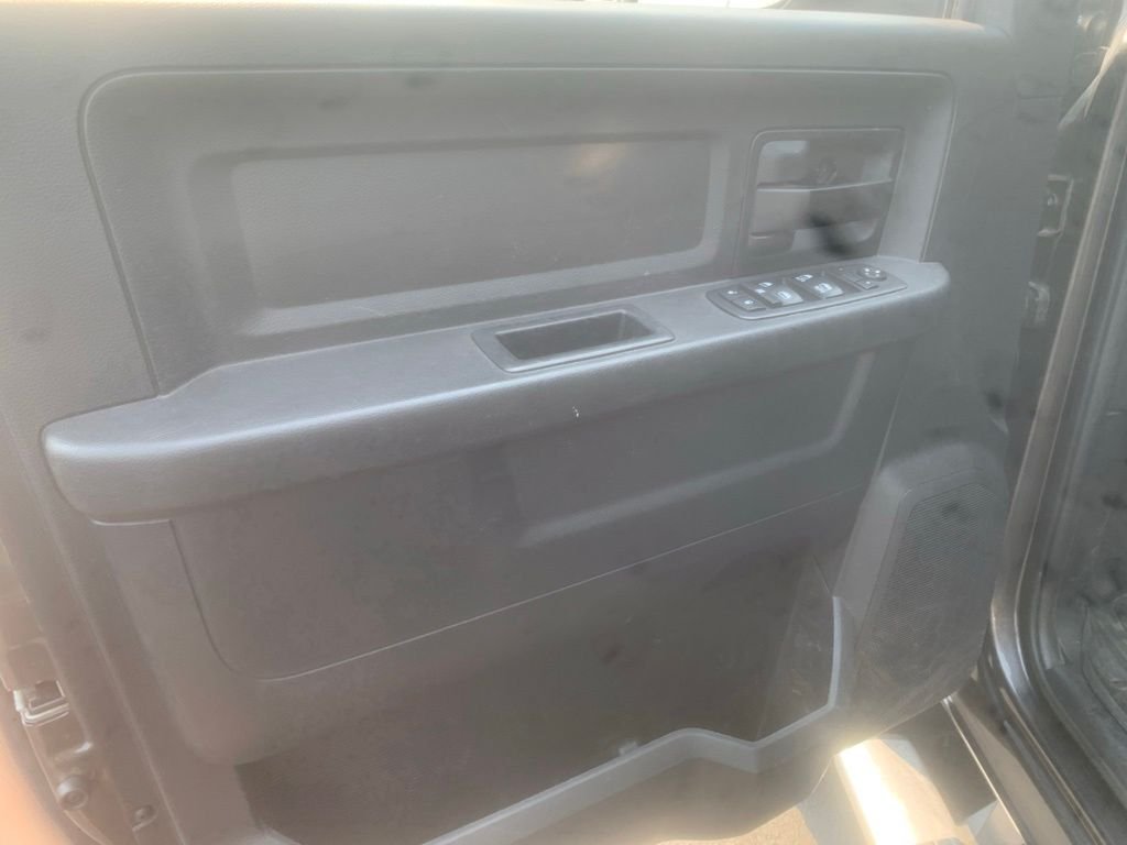 Used 2017 Granite Crystal Metallic Clearcoat Ram Tradesman image 12