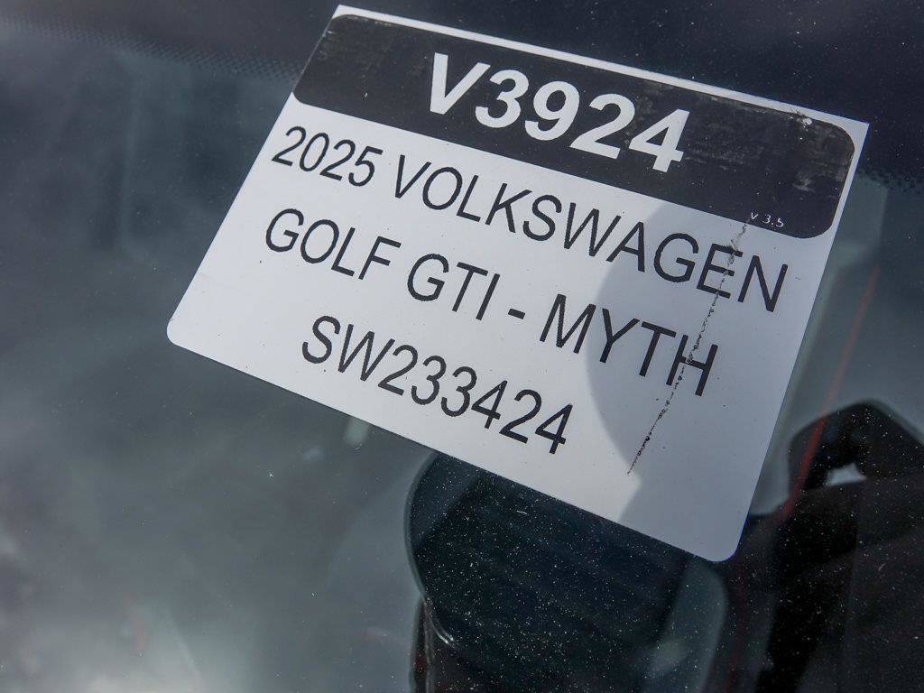 Used 2025 Mythos Black Metallic Volkswagen SE image 28