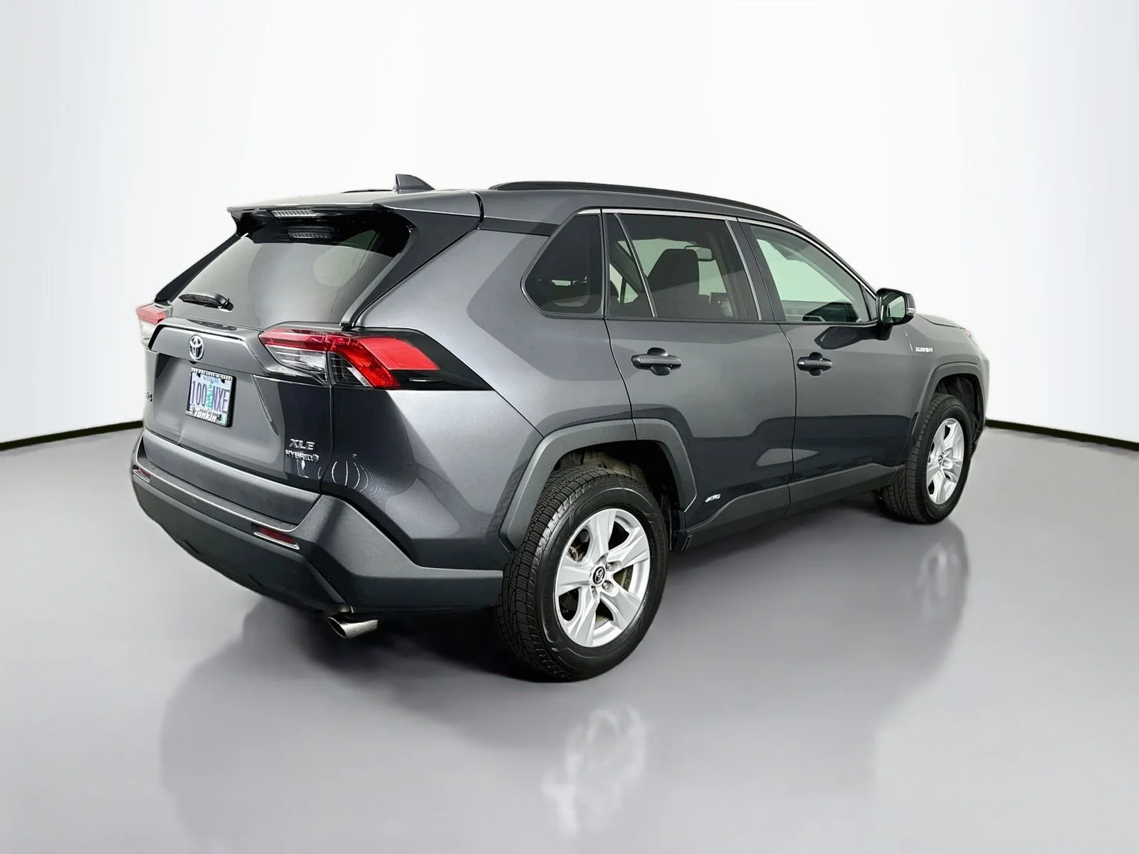 Used 2020 Magnetic Gray Metallic Toyota XLE image 7