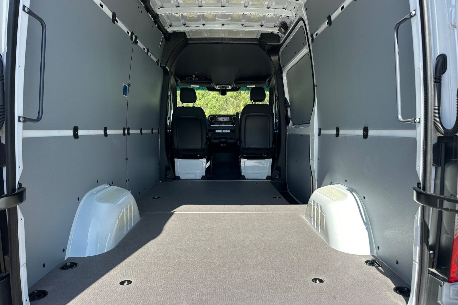New 2025 Arctic White Mercedes-Benz Cargo 144 WB image 32