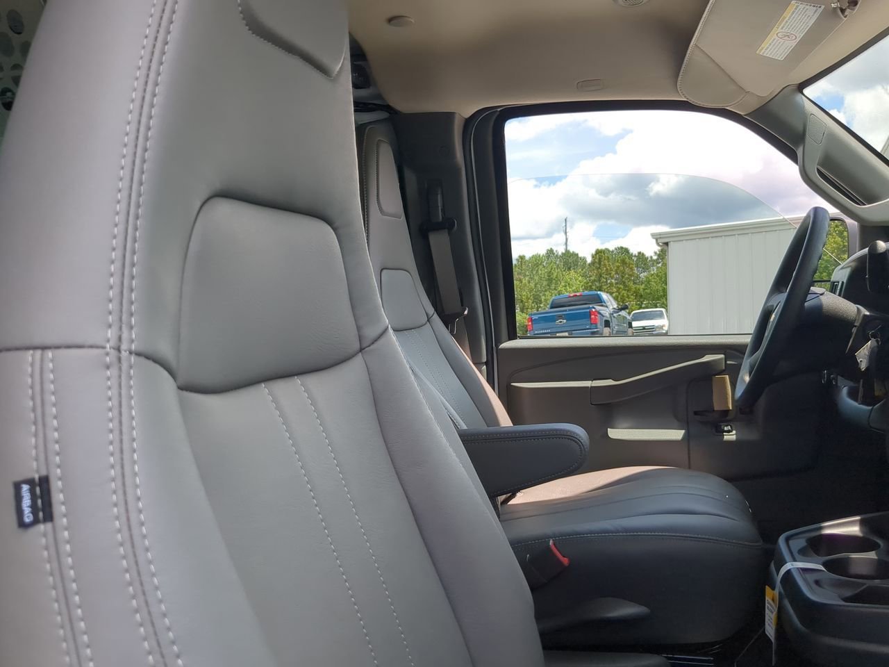 2025 Chevrolet Express Cargo Work Van - Photo 25