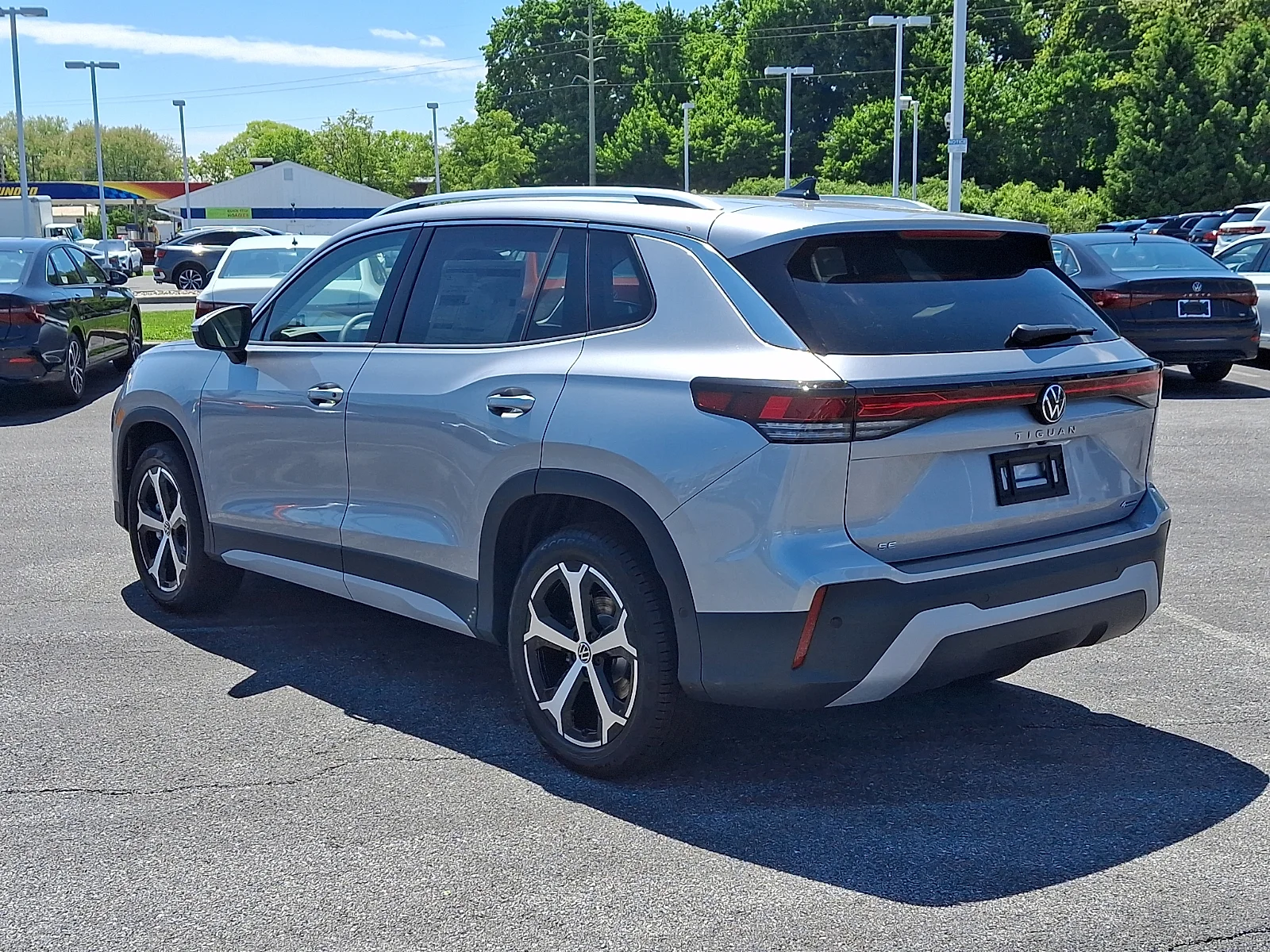 New 2026 pyrite silver metallic - K2K2 Volkswagen SE image 4