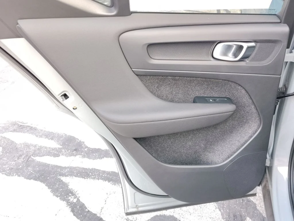 2026 Volvo XC40 Plus - Photo 22