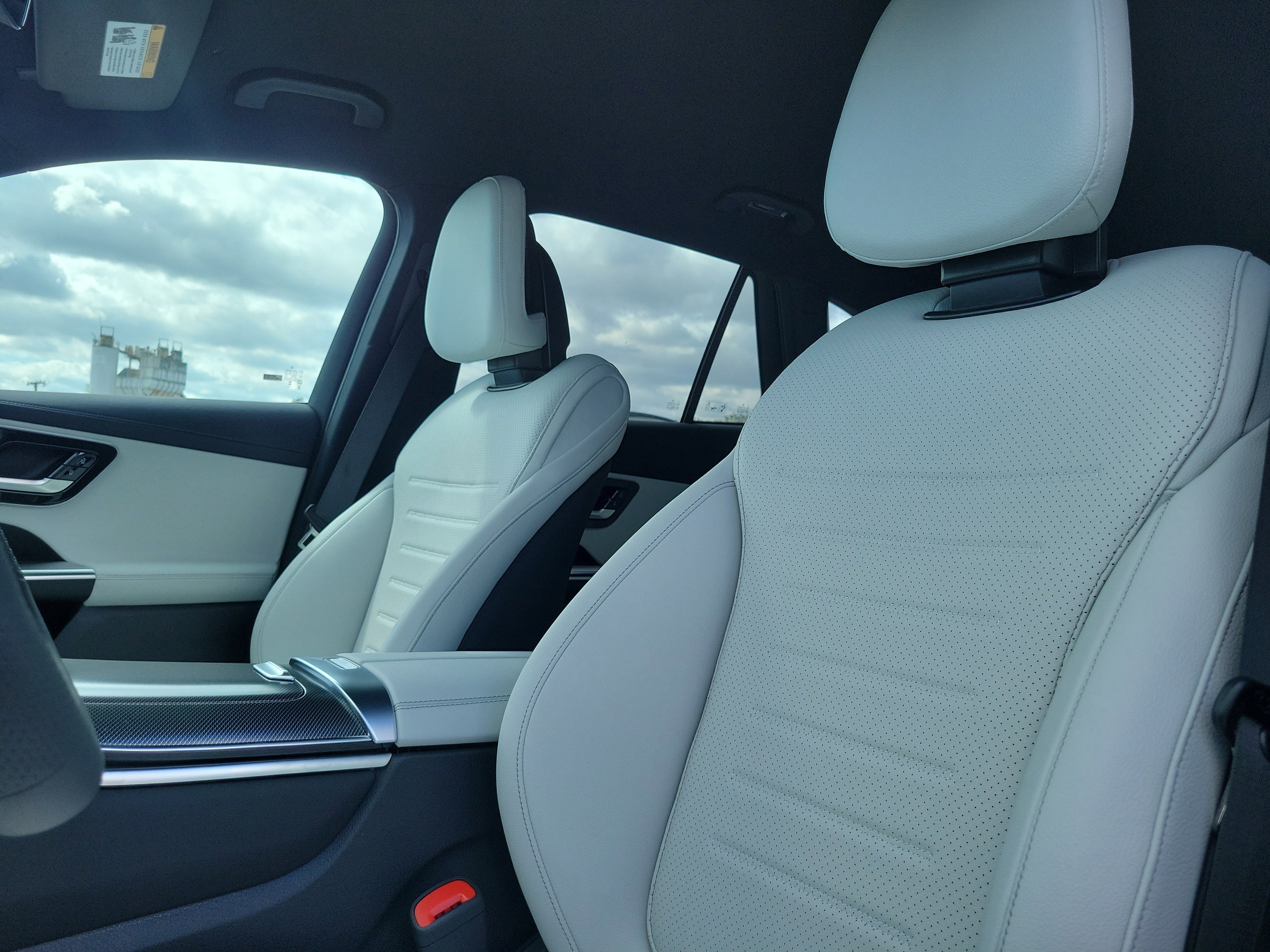 New 2026 Polar White Mercedes-Benz GLC 300 image 55