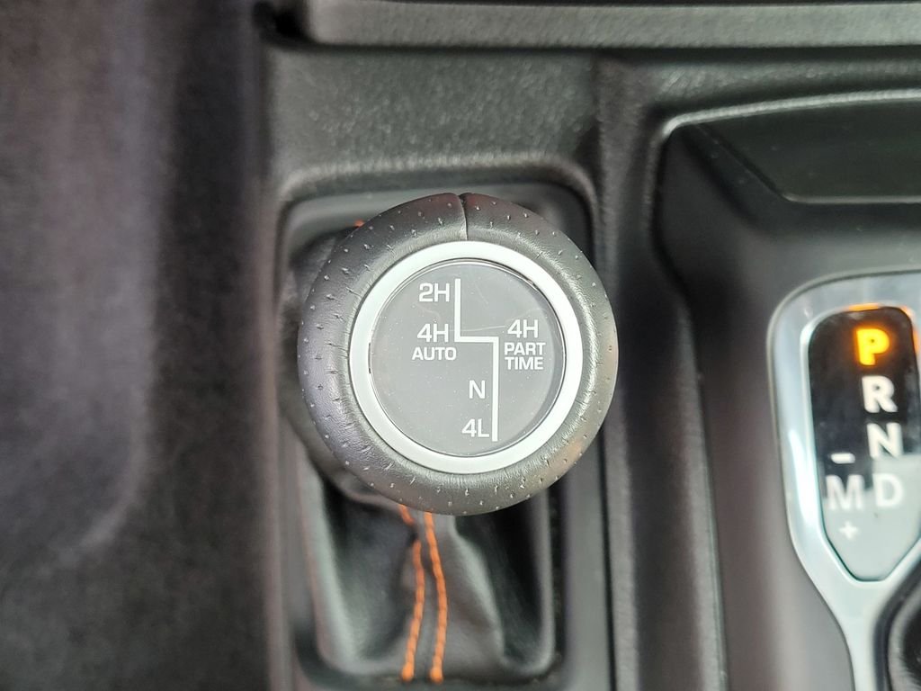 Used 2023 Silver Jeep Mojave image 22