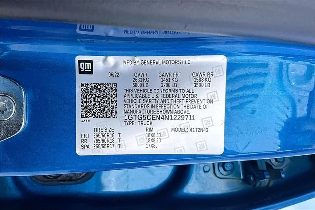 Used 2022 Blue GMC Elevation image 16