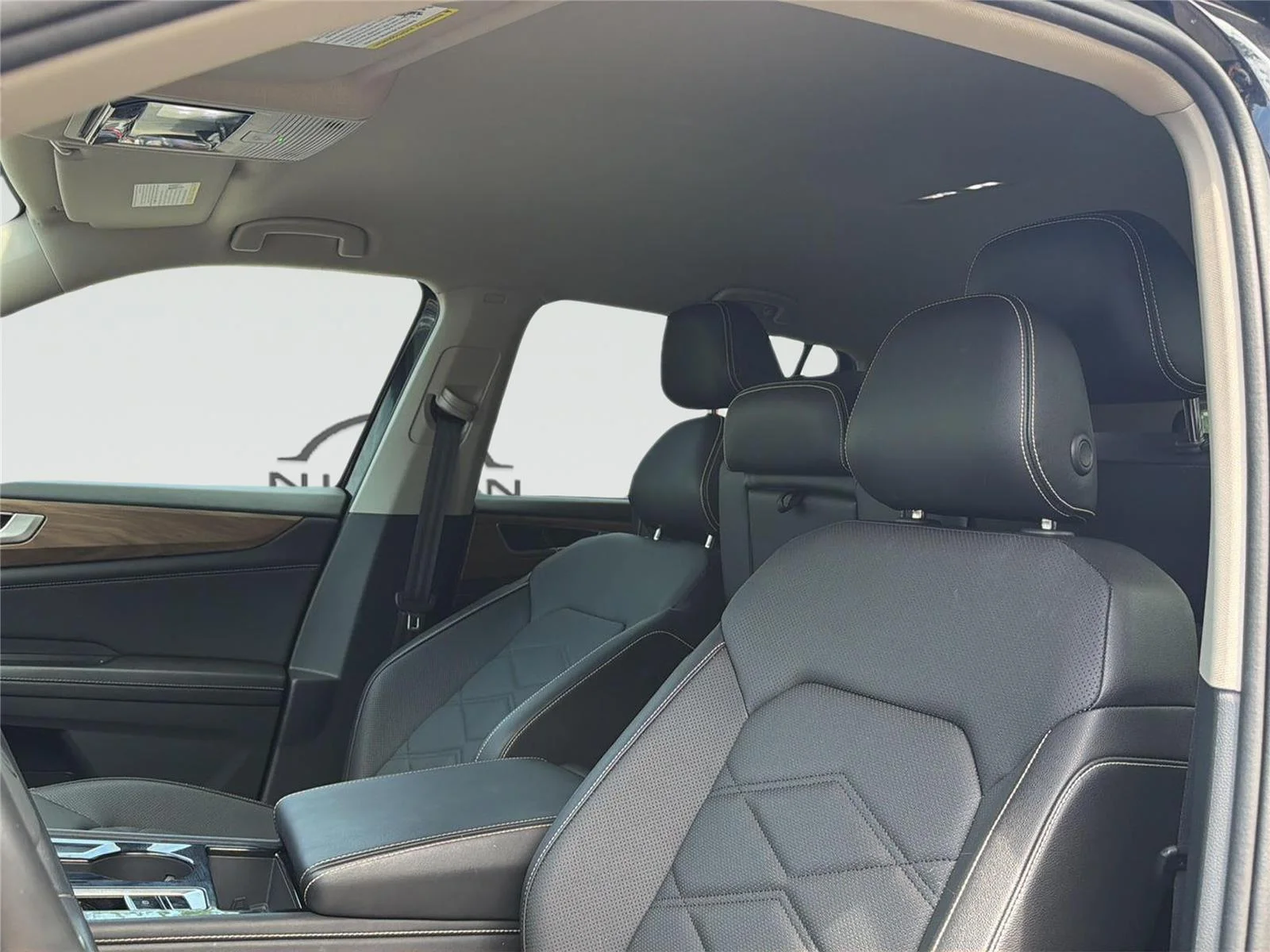 2025 Volkswagen Atlas SE w/Tech - Photo 11