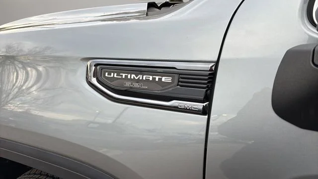 Used 2023 Sterling Metallic GMC Denali Ultimate image 40