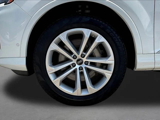 Used 2025  Audi 55 Premium image 37
