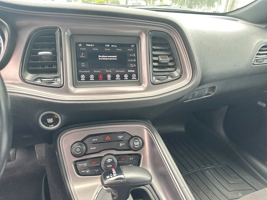 Used 2023 Gray Dodge SXT image 18