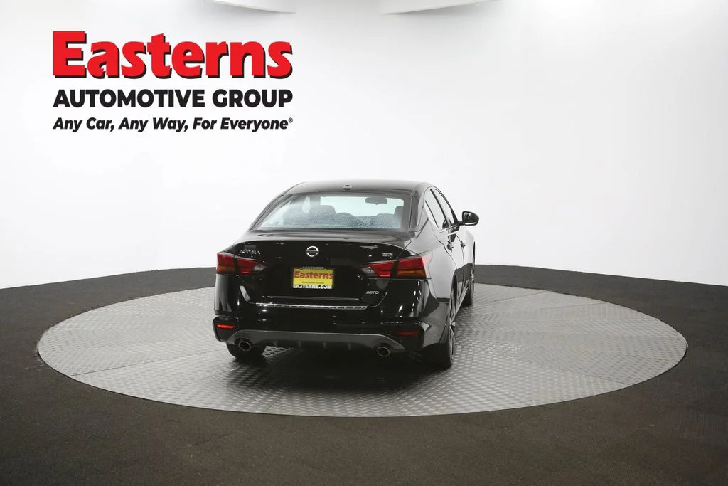 Used 2022 Black Nissan 2.5 SR image 35