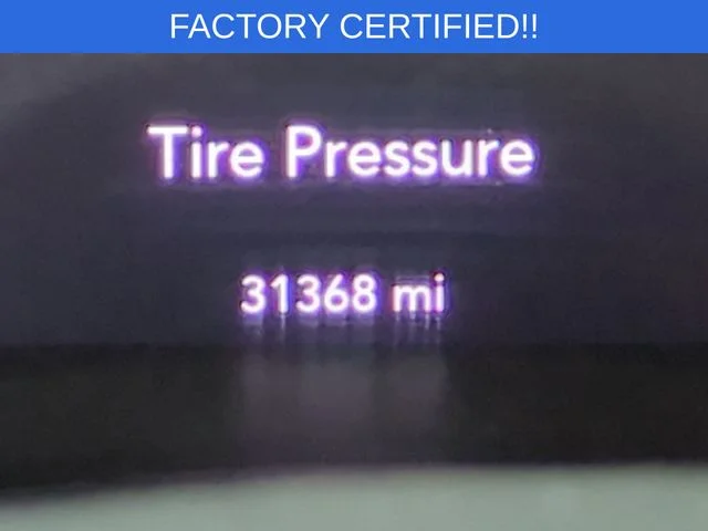 Used 2023 White Dodge SXT image 22