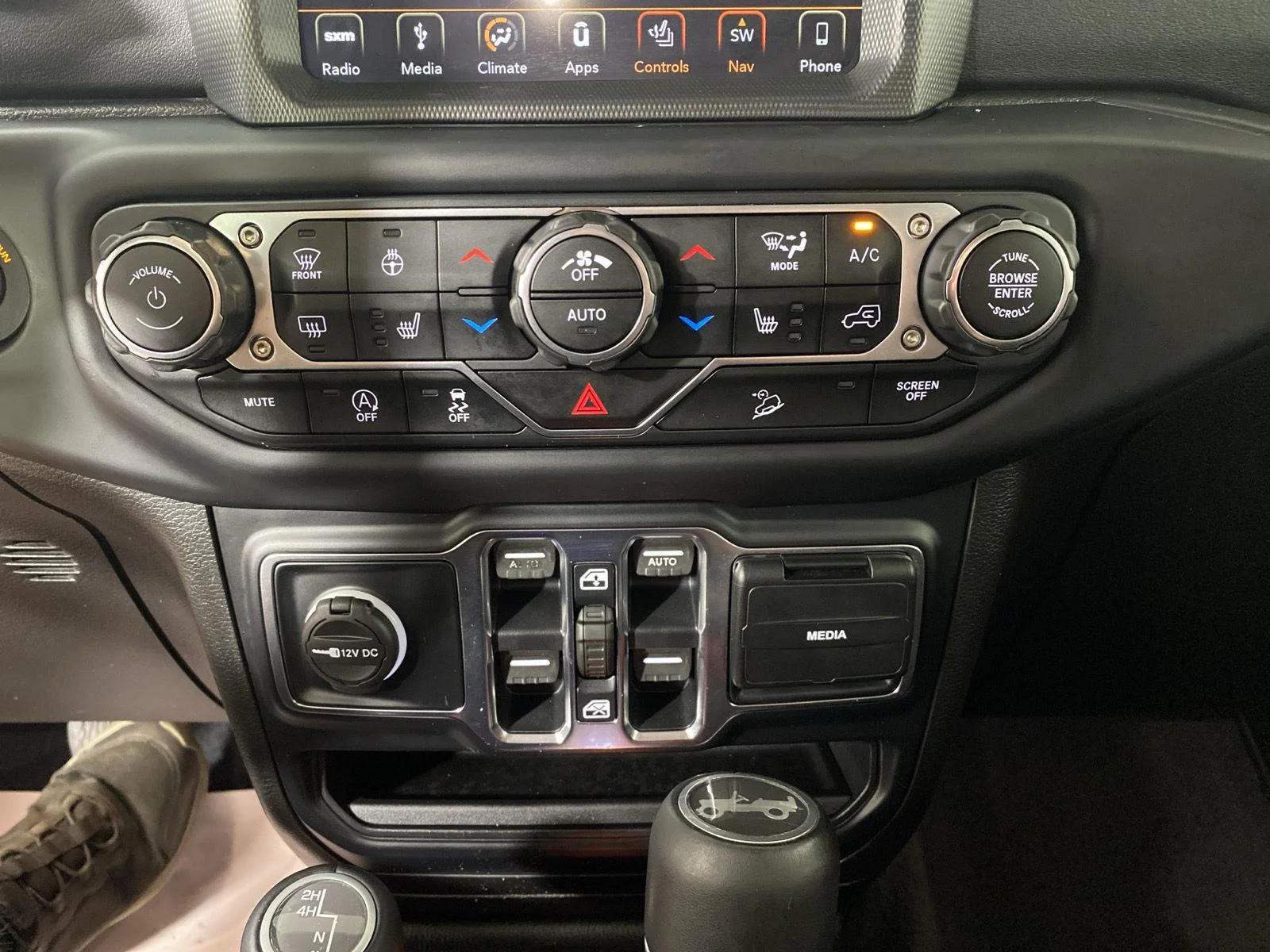 Used 2019 Firecracker Red Clearcoat Jeep Sahara image 24