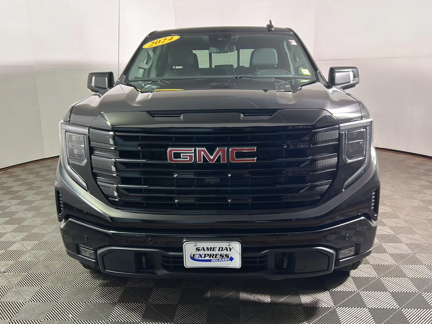 Used 2024 Onyx Black GMC Elevation image 12
