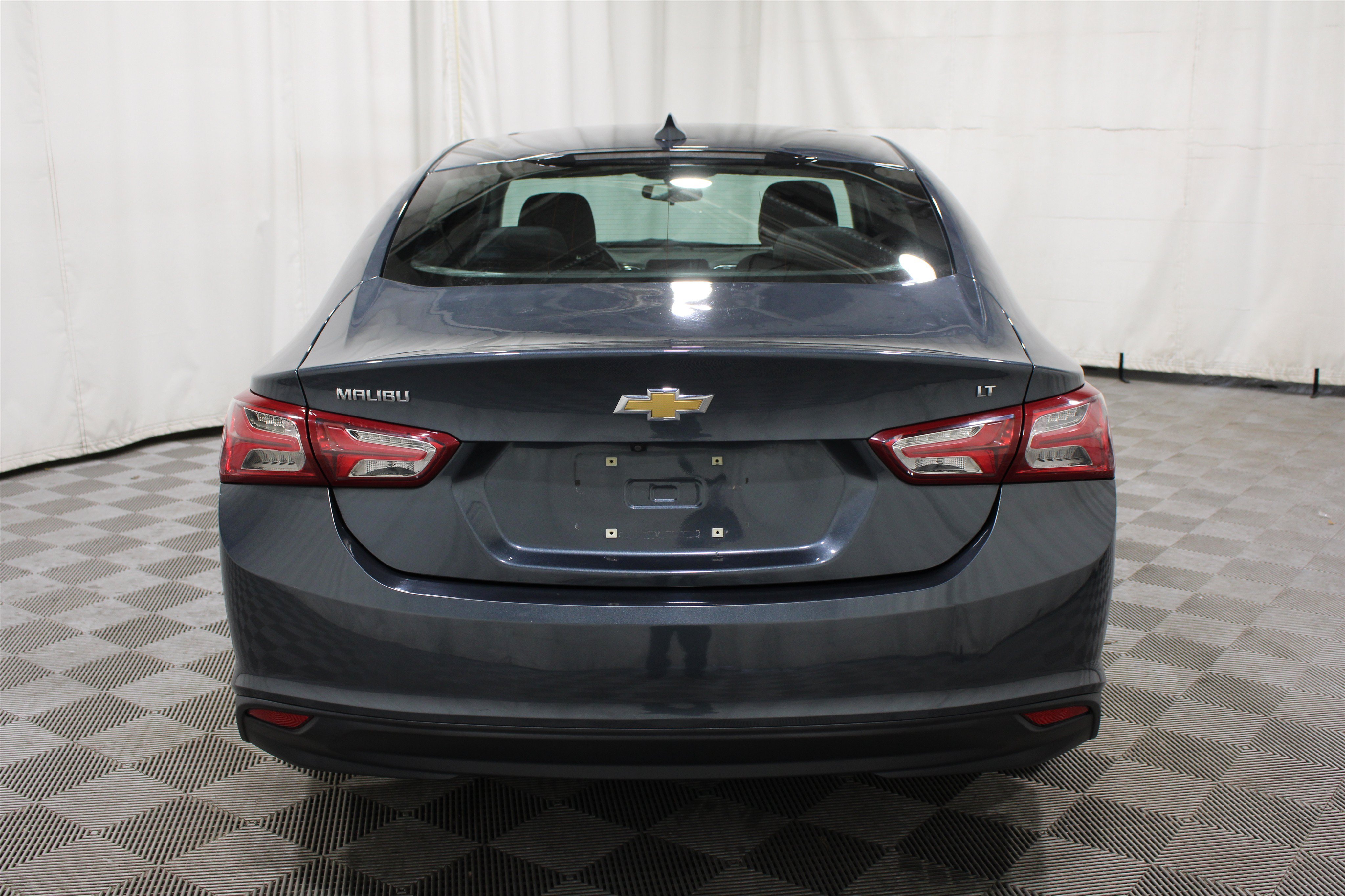 Used 2020 Shadow Gray Metallic Chevrolet LT image 32