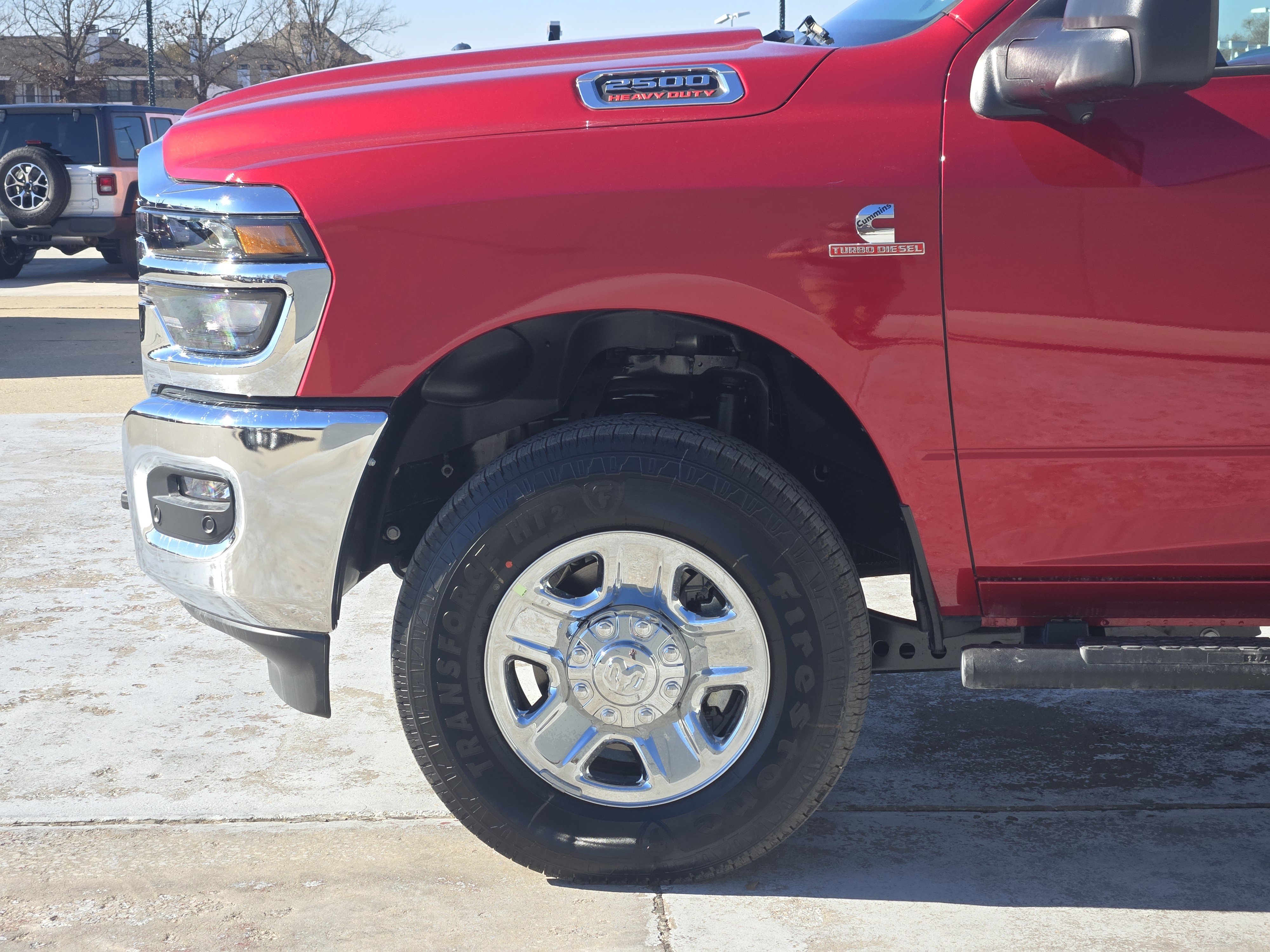 New 2026 Molten Red Pearl-Coat Exterior Paint RAM Tradesman image 5
