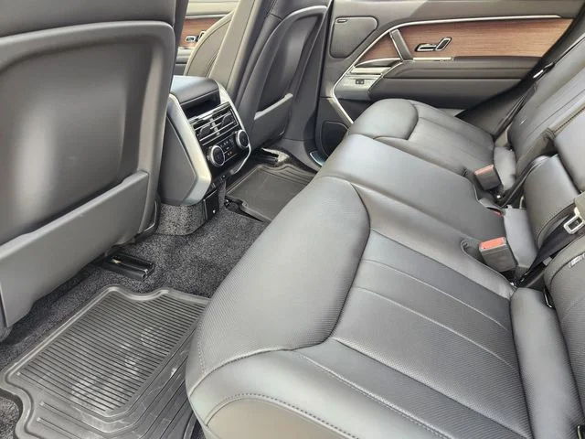 New 2026 Fuji White Land Rover SE image 20
