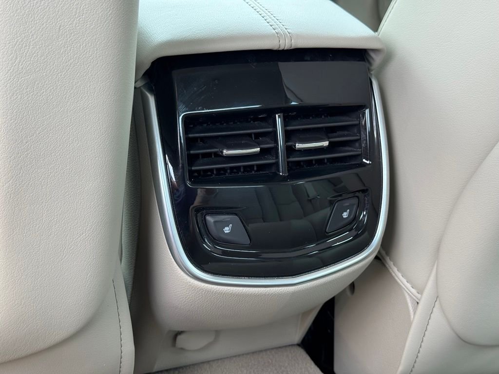 Used 2016 White Cadillac Luxury image 37