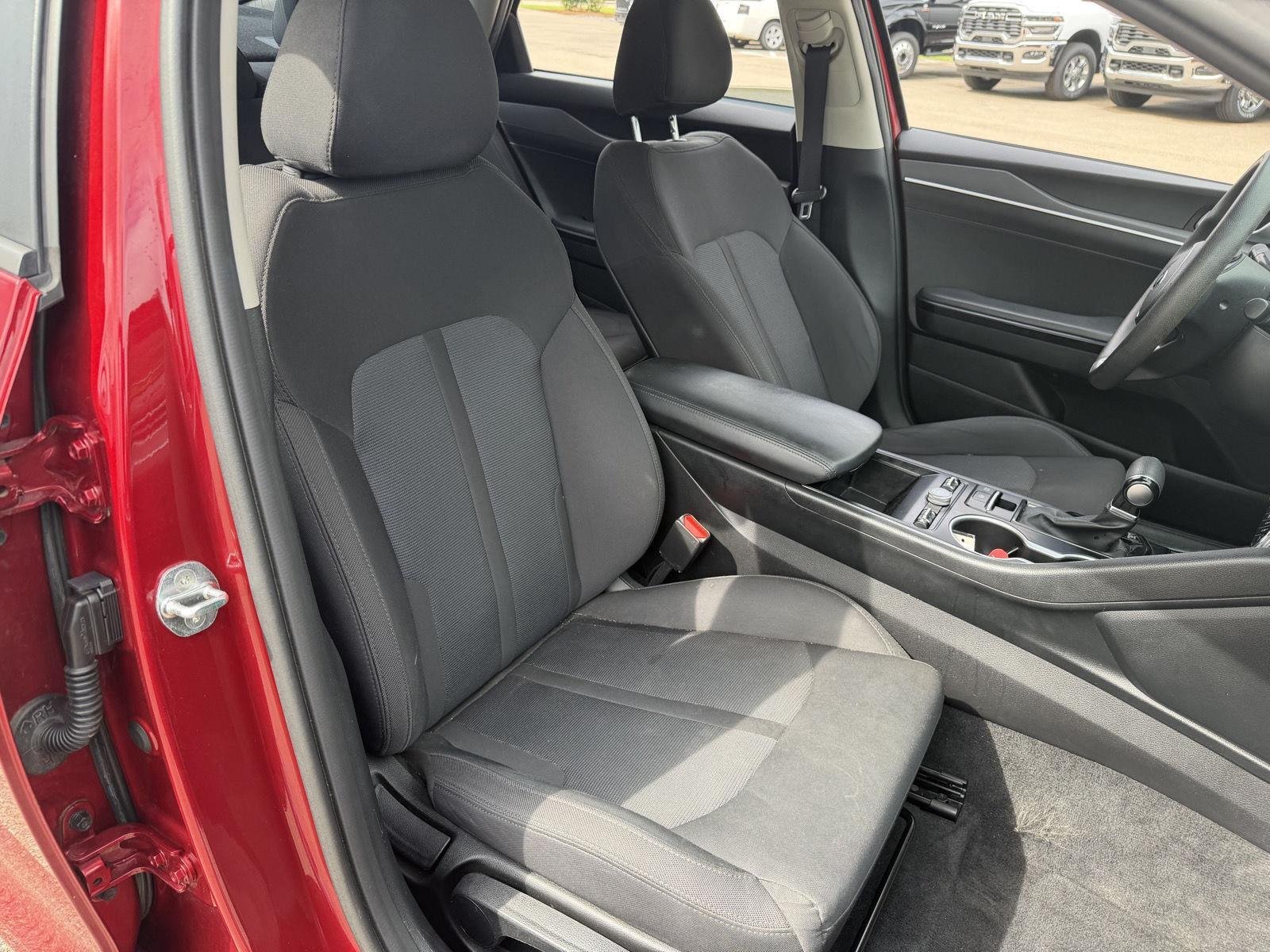 Used 2021 Passion Red Tintcoat Kia LXS image 19