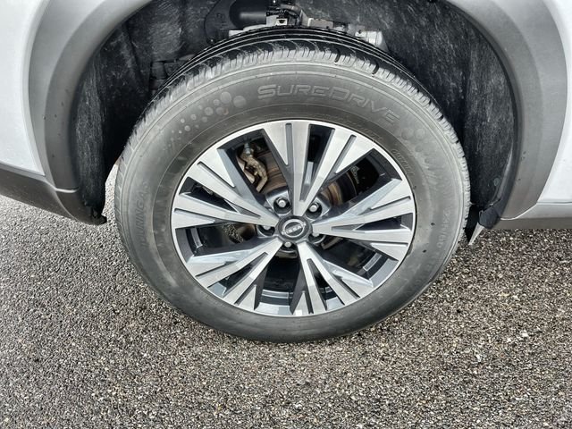 Used 2023 Silver Nissan SV image 18
