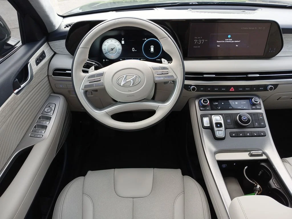Used 2025 Gray Hyundai Calligraphy image 12