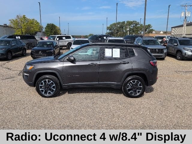 Used 2019 Gray Jeep Trailhawk image 3