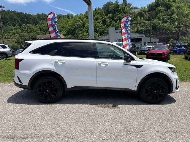 Used 2023 White Kia SX image 2