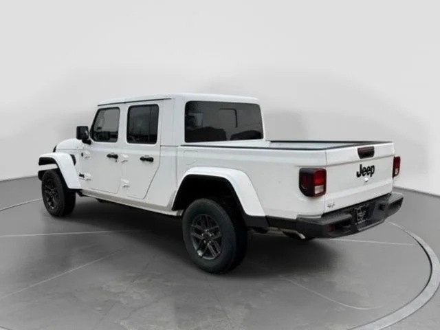 New 2026 Bright White Clear-Coat Exterior Paint Jeep Sport S image 5