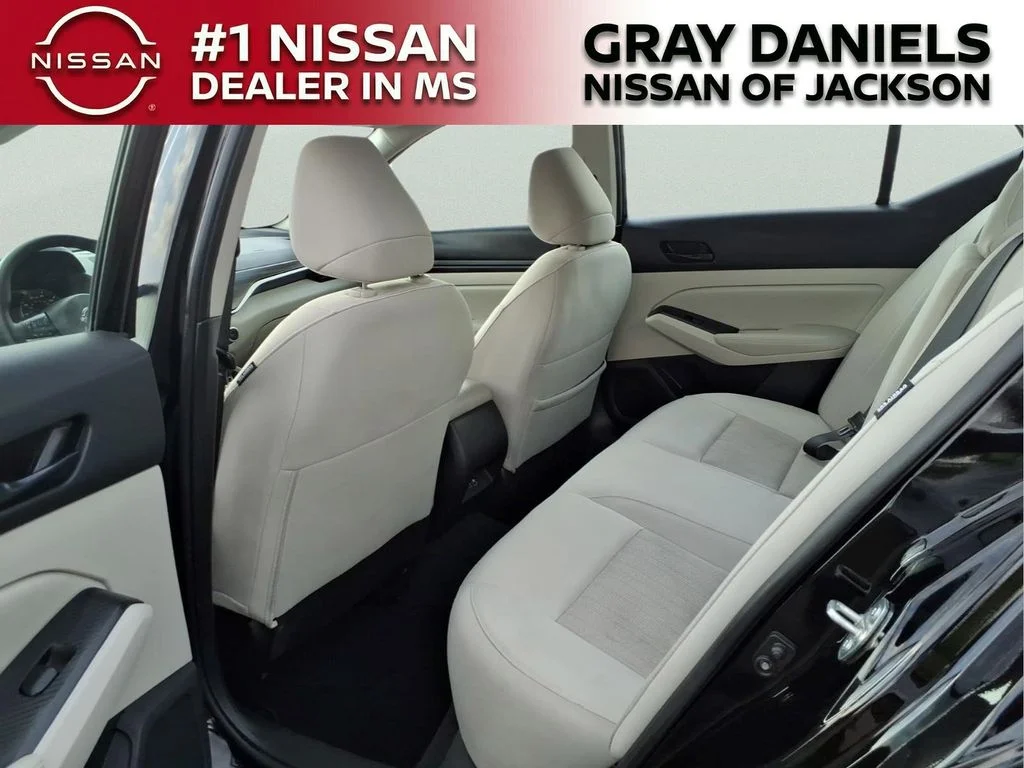 Used 2025 Black Nissan 2.5 SV image 27