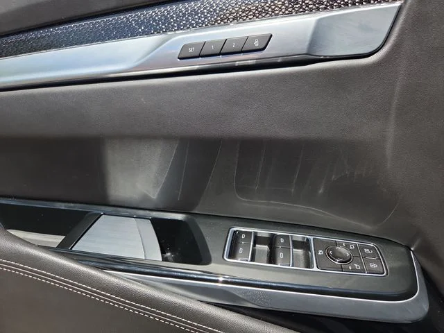 Used 2025 White Cadillac V-Series image 14