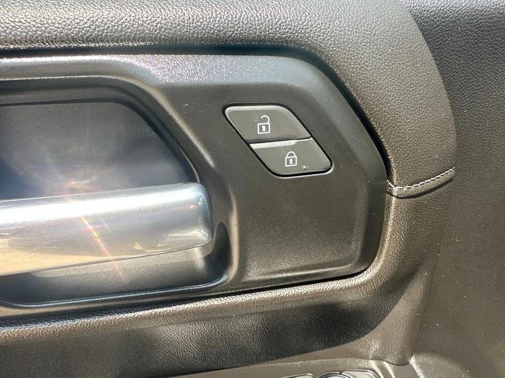 Used 2020 Silver Chevrolet LT image 8