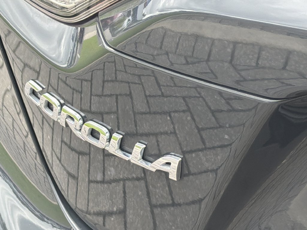 2023 Toyota Corolla SE - Photo 14