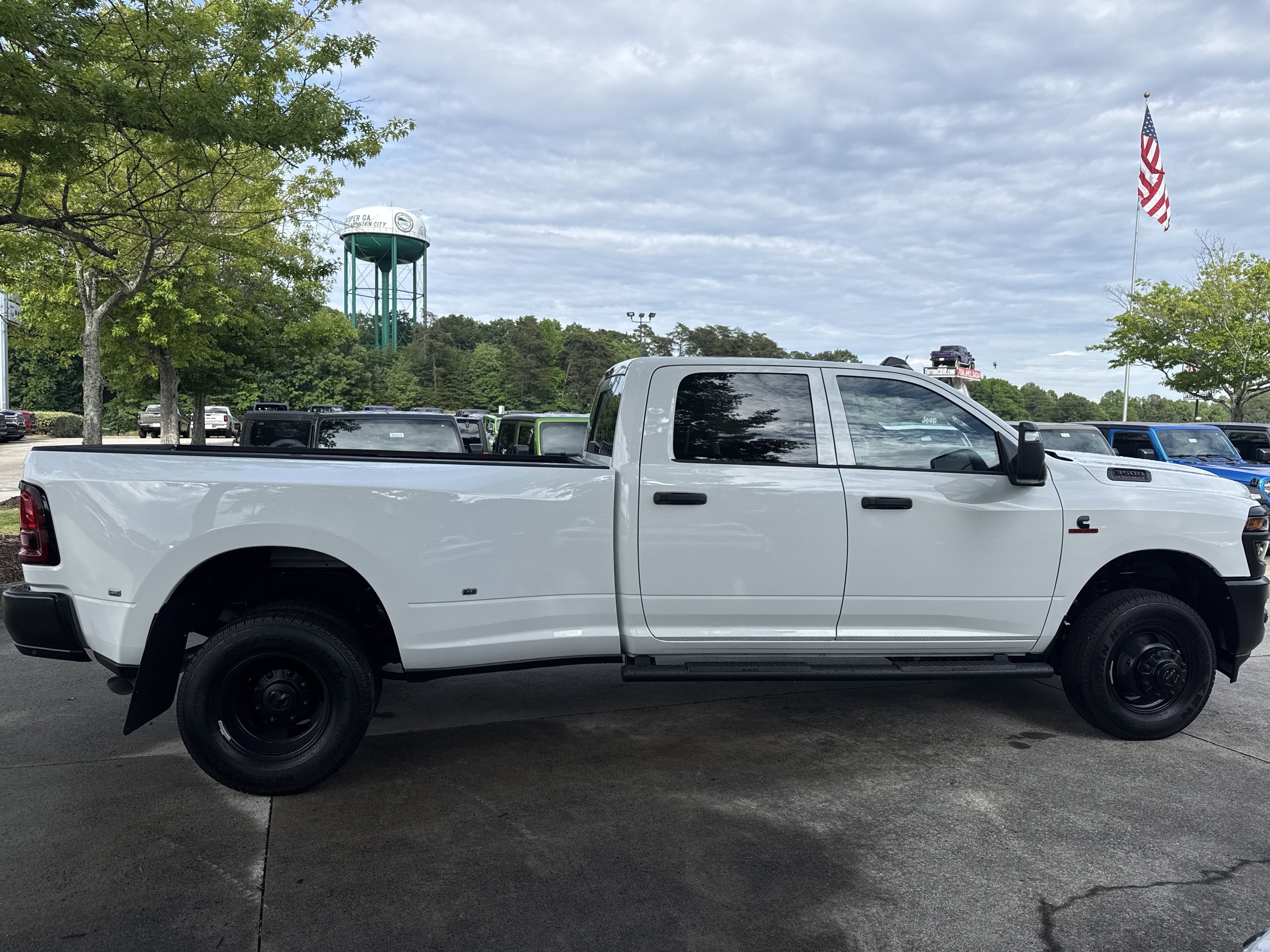 New 2026 Bright White Clearcoat RAM Tradesman image 8