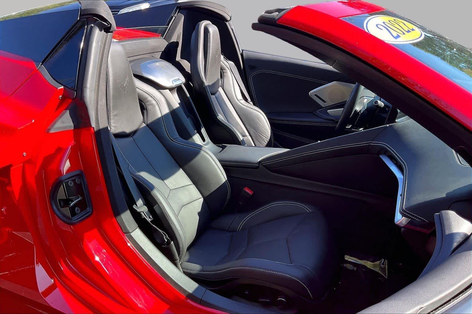 2022 Chevrolet Corvette 2LT - Photo 8