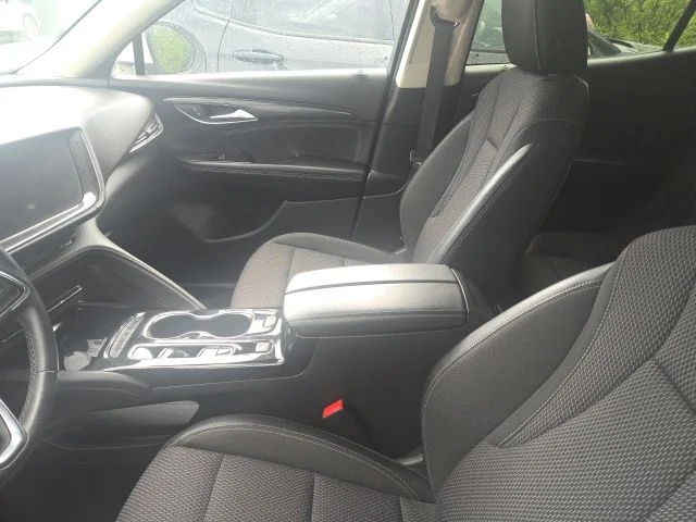 Used 2022 White Buick Preferred image 7