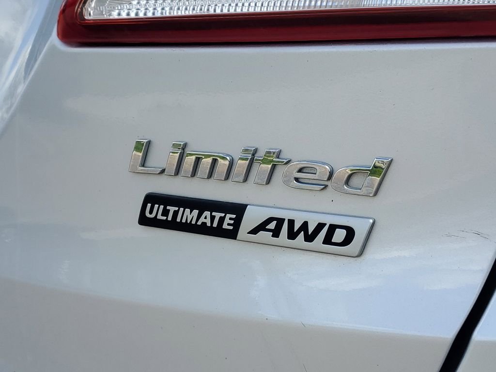 Used 2018 Silver Hyundai Limited Ultimate image 7