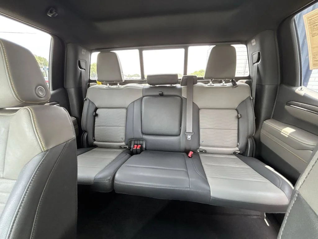 Used 2022 Beige Chevrolet ZR2 image 25