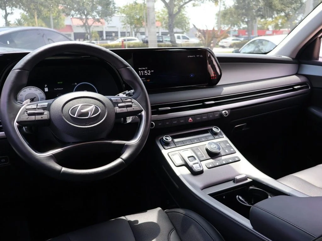 Used 2024 White Hyundai SEL image 39