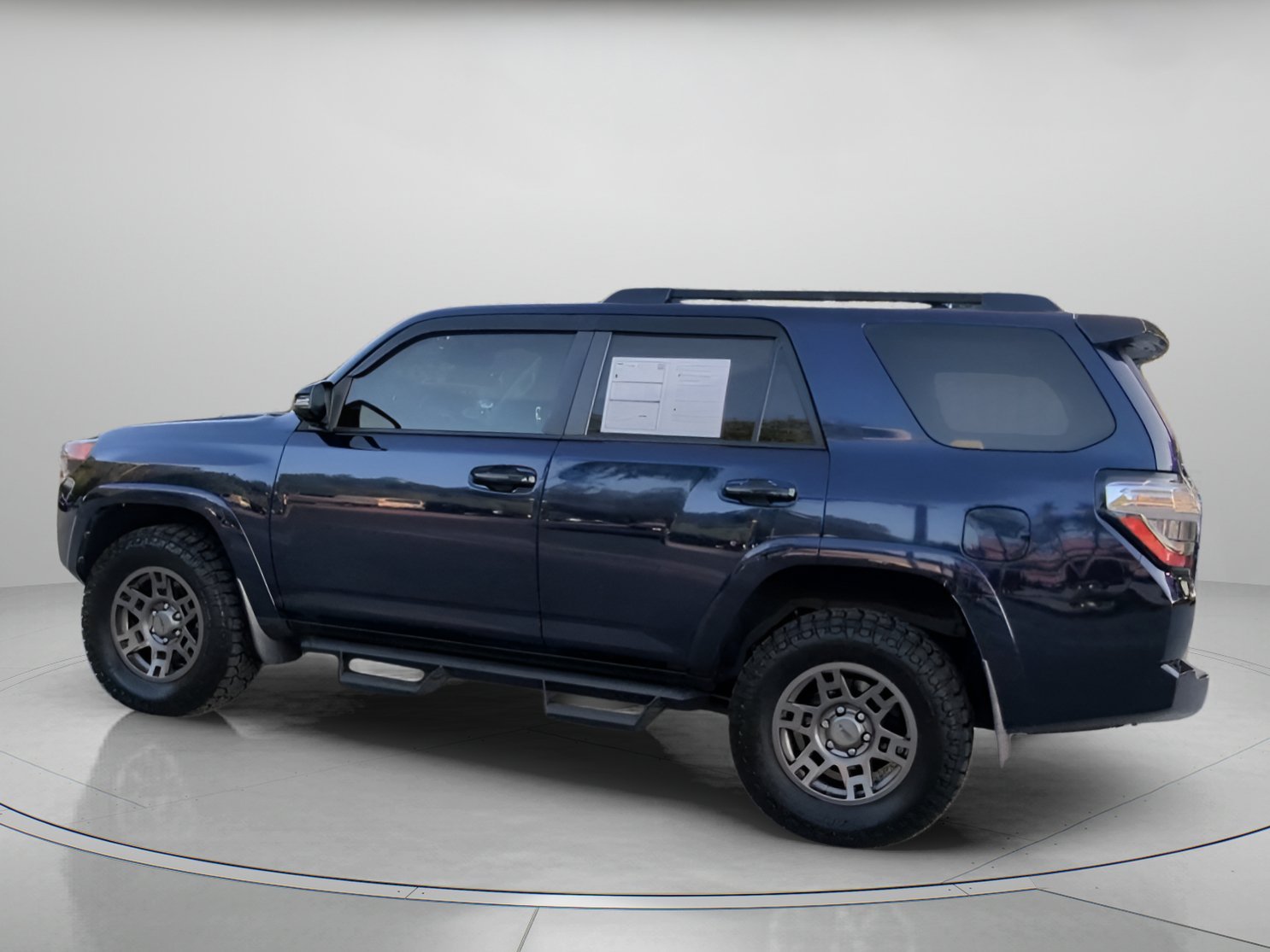 Used 2020 Nautical Blue Metallic Toyota Venture image 14