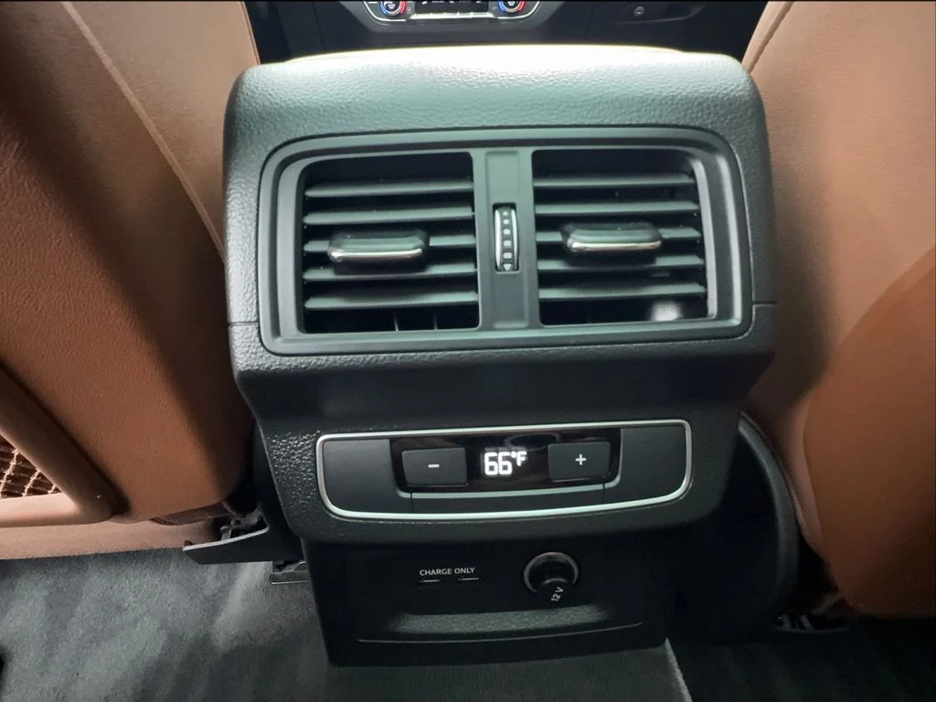 Used 2022 Black Audi  image 38