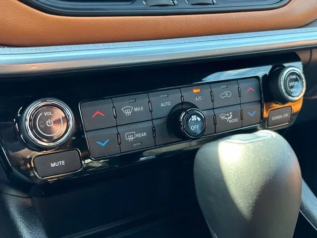 Used 2024 None Jeep Limited image 41