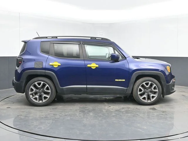 Used 2017 Blue Jeep Latitude image 11