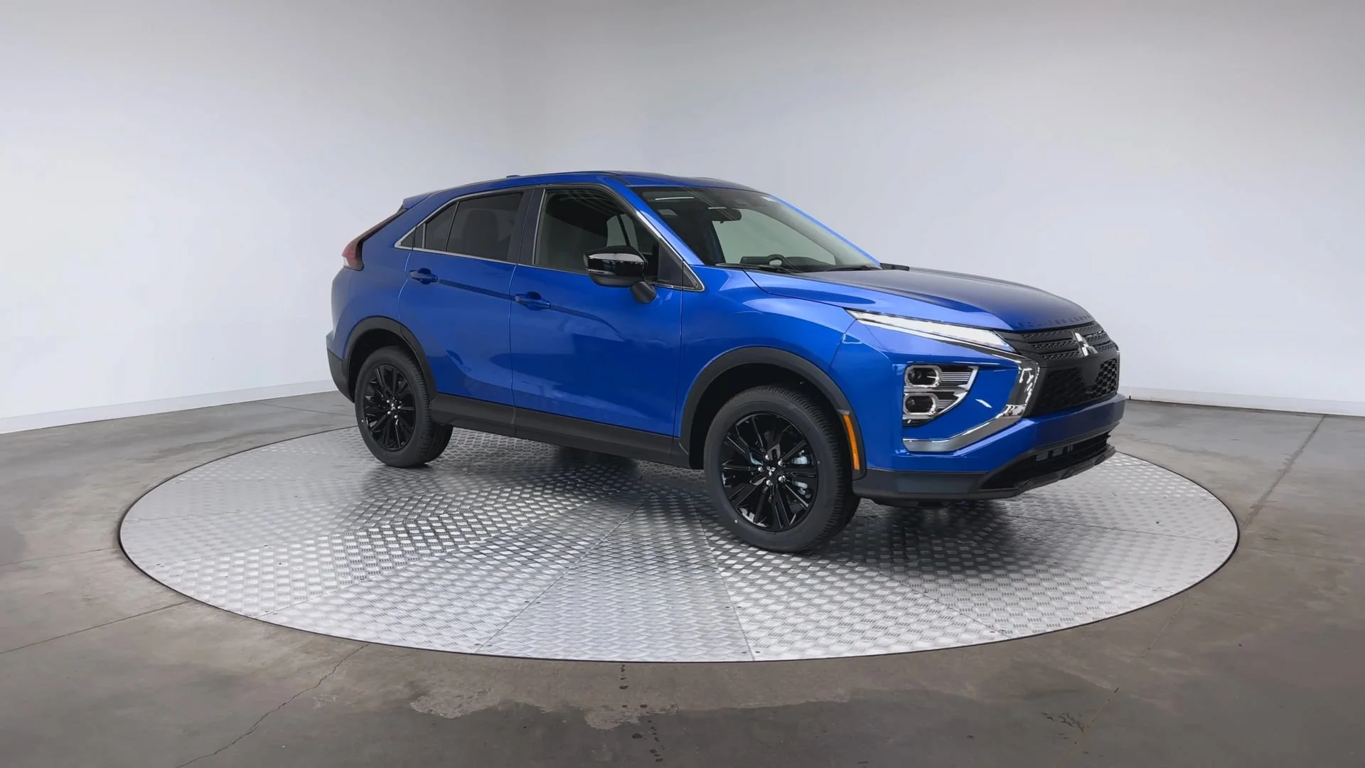 New 2026 Lightning Blue Metallic Mitsubishi LE 1.5T S-AWC image 2